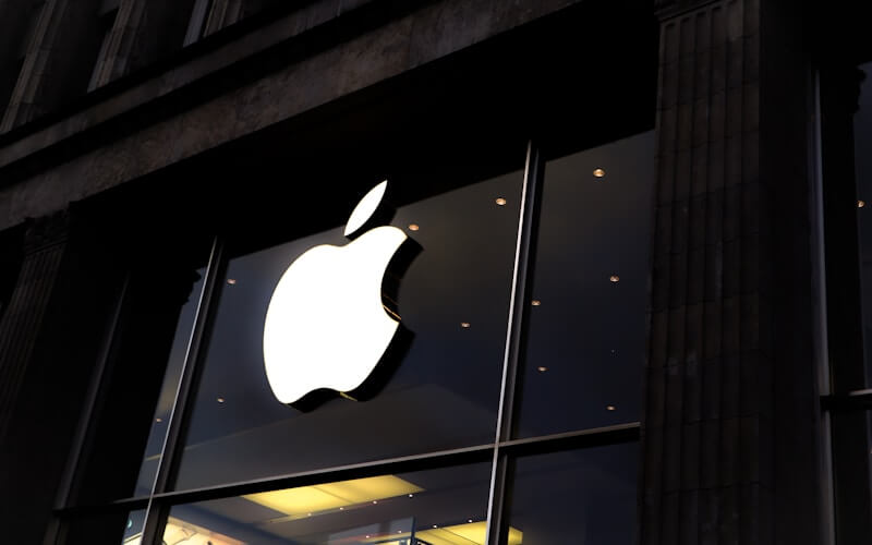 Historia iPhone'a - od pierwszego modelu do dziś